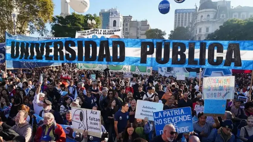 DOCENTES UNIVERSITARIOS ANUNCIARON UN PARO NACIONAL DE 48 HORAS