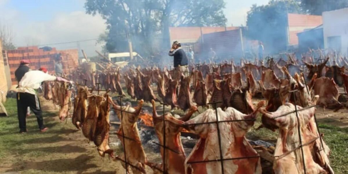 PRODUCCIÓN, GASTRONOMÍA Y CHAMAMÉ EN FIESTA REGIONAL DEL CORDERO LOMEÑO